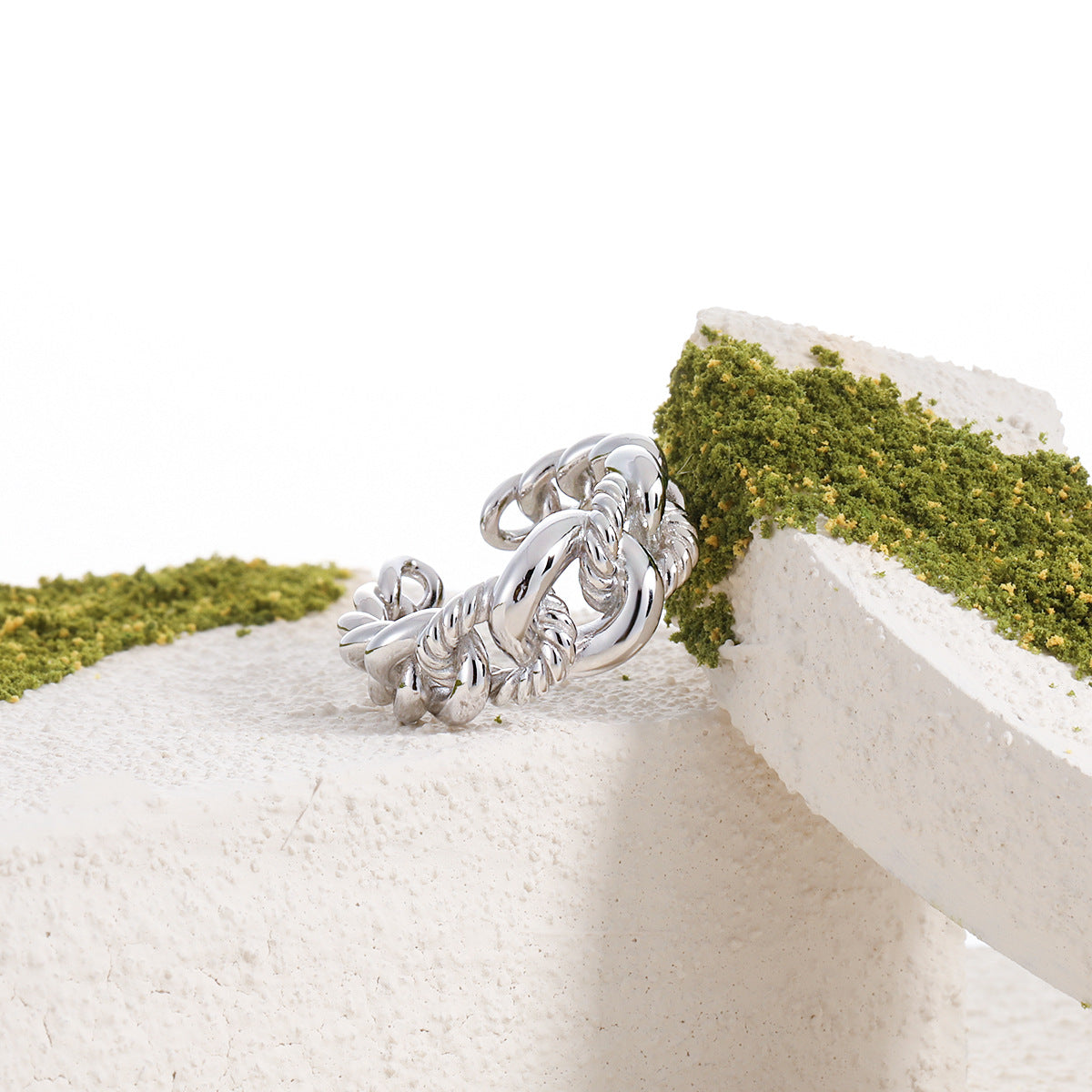 Twist Luxe Ring